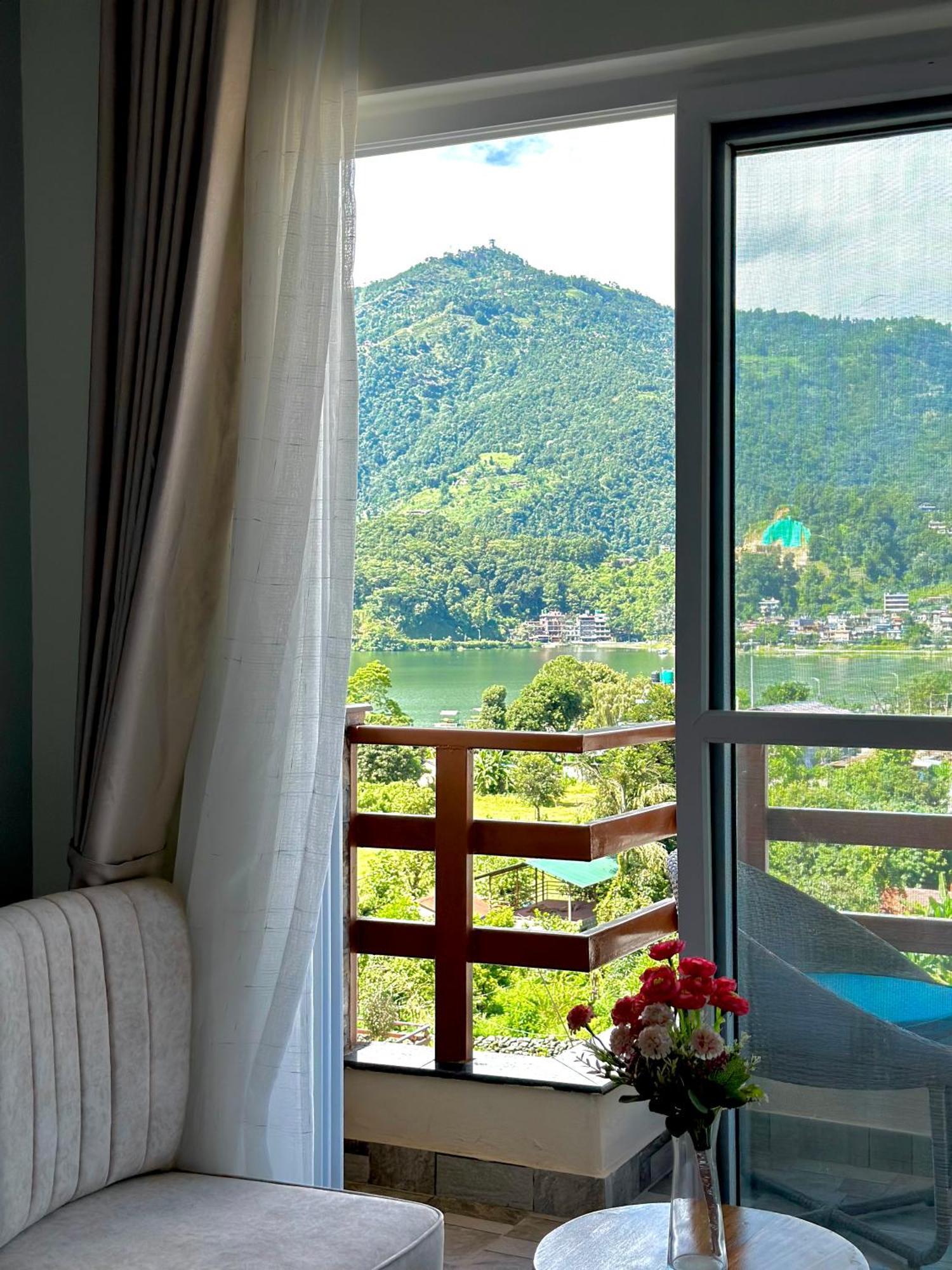 Hotel Adam Pokhara Eksteriør bilde