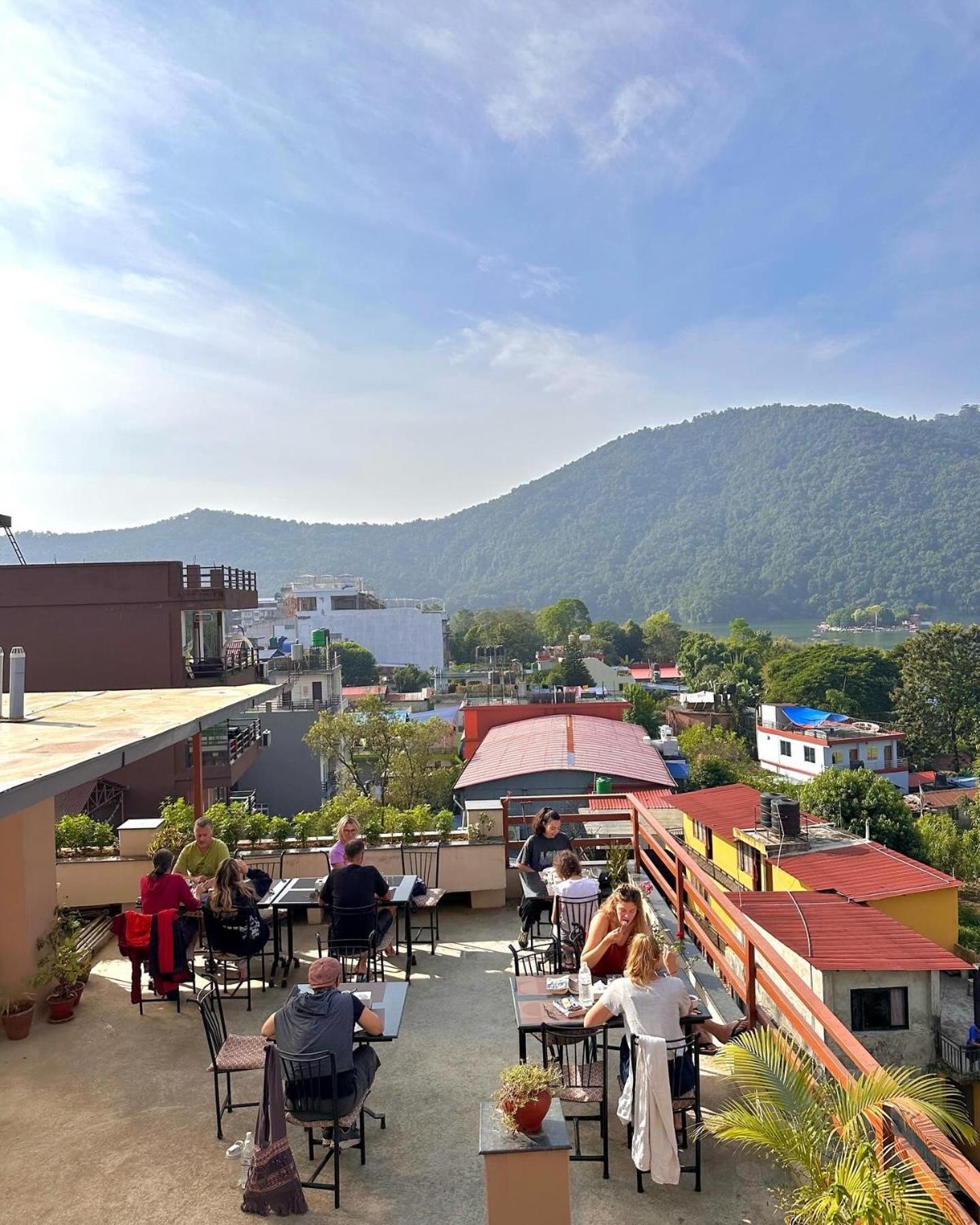 Hotel Adam Pokhara Eksteriør bilde