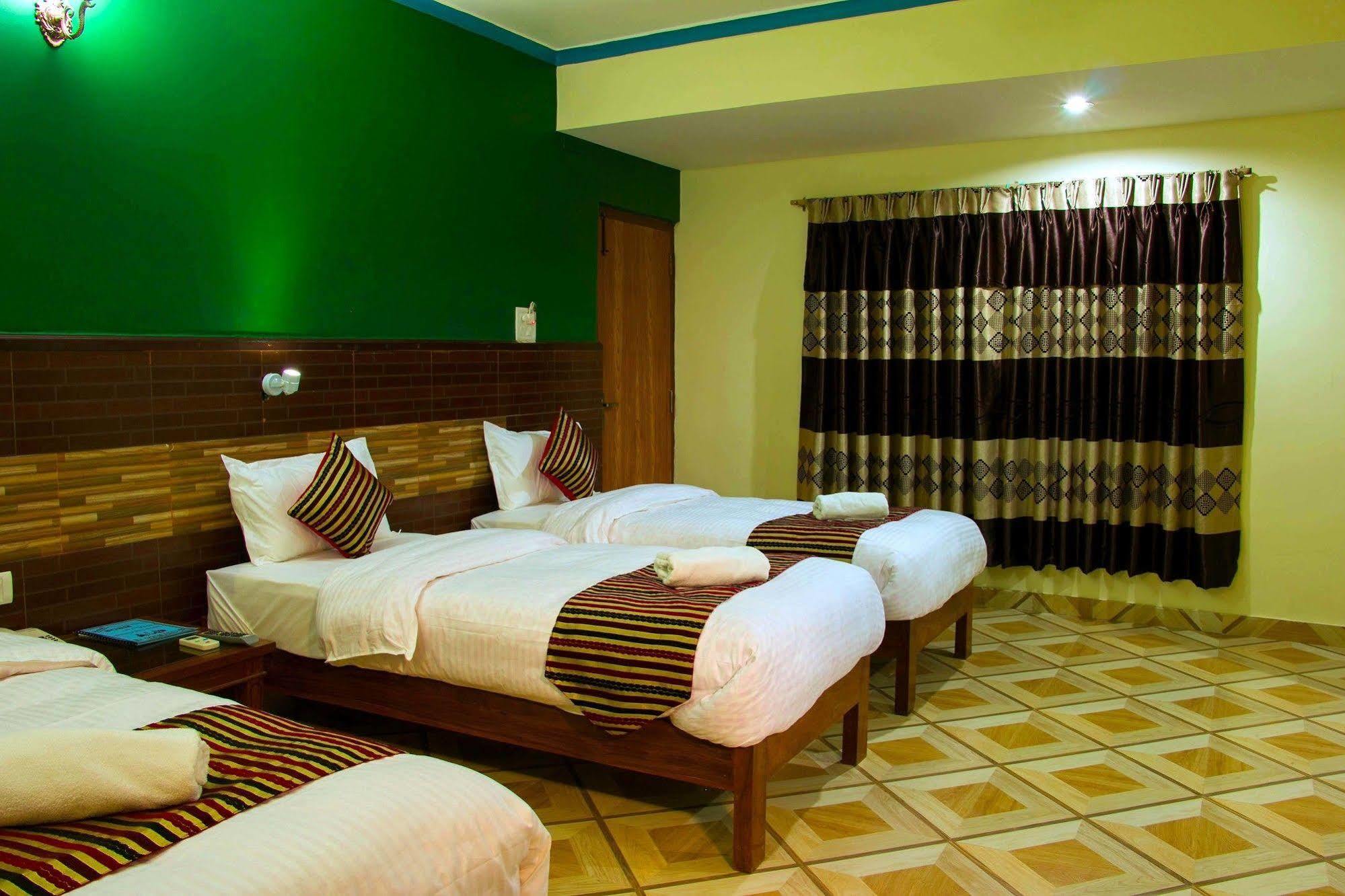 Hotel Adam Pokhara Eksteriør bilde